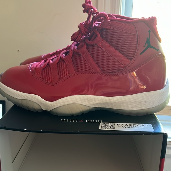 Jordan 11 ‘Win like 96’ size 11 (Red/white) - Picture 7 of 7